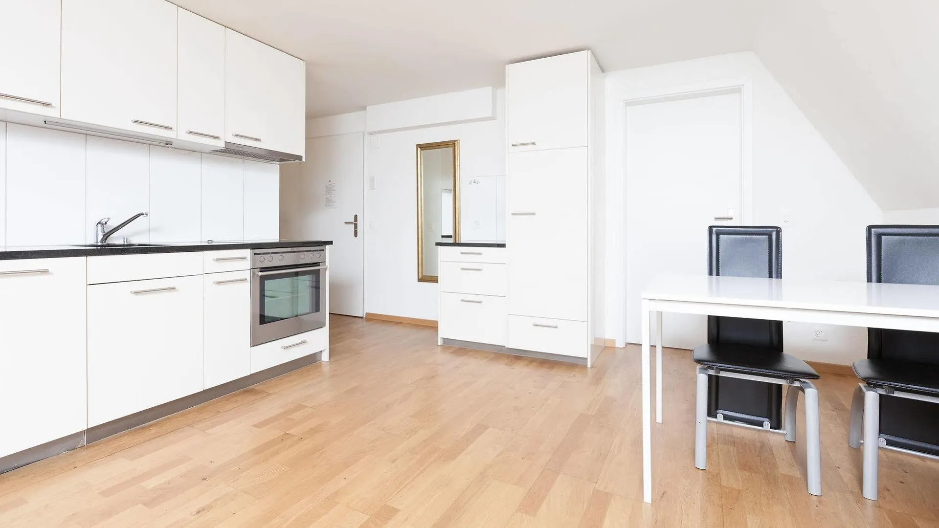 Swiss Star Apartments - Contactless Self Check-In Zürih 0*,